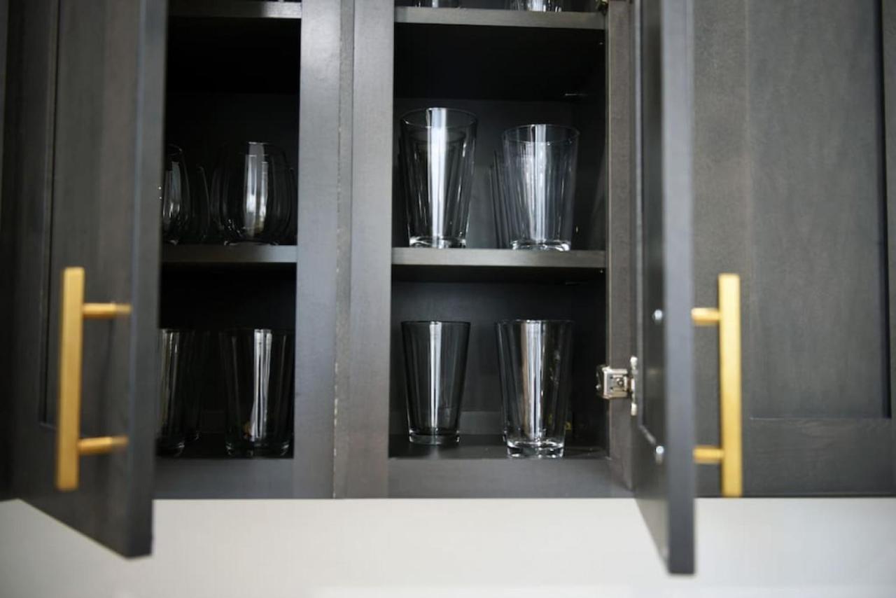 Hostwise - The Peralta - Brand New, Great Kitchen, Theater Ferienhaus *